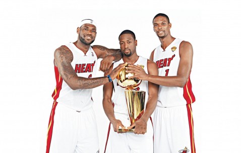 开云官网-东方力量闪耀密尔沃基，上海队战术奇袭斩落雄鹿，班凯罗关键先生本色尽显