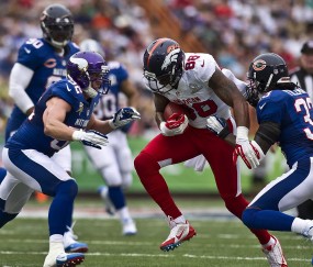 开云体育在线-布克爆发定乾坤，上海队关键战突围火箭—一场属于信念的胜利