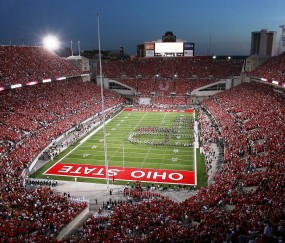 开云下载-拉文终场绝命三分！尼克斯鏖战加时逆转老鹰，昔日扣篮王今夜化身关键先生