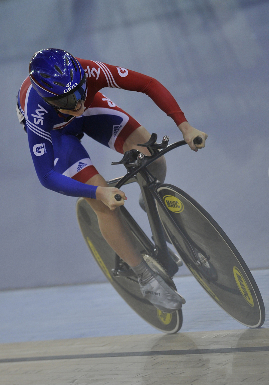 荷兰自行车队风采无限,速度超乎想象令人震撼 荷兰自行车队风采无限,速度超乎想象令人震撼