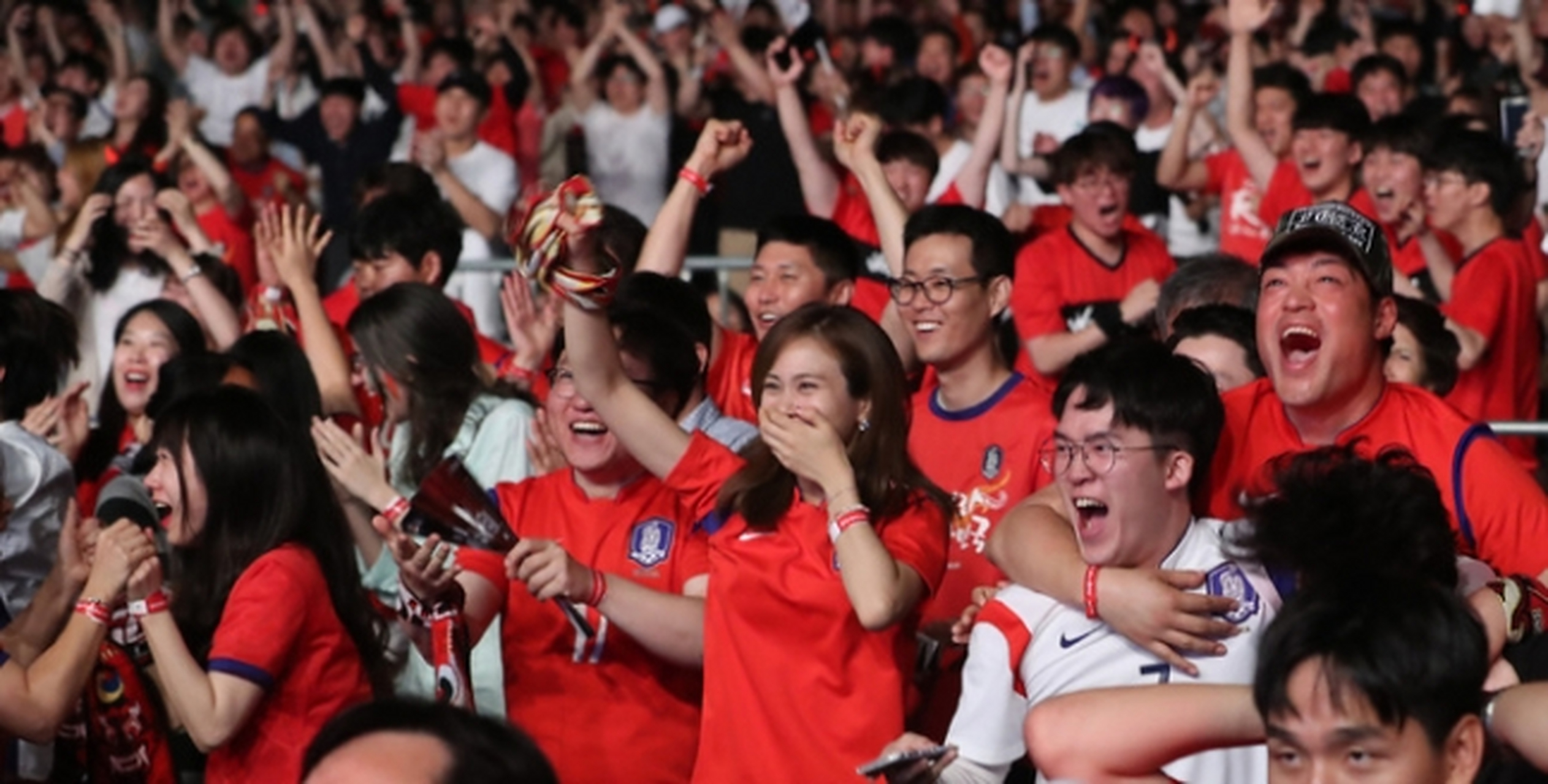 哈化堡队球迷活动吸引众多粉丝加入