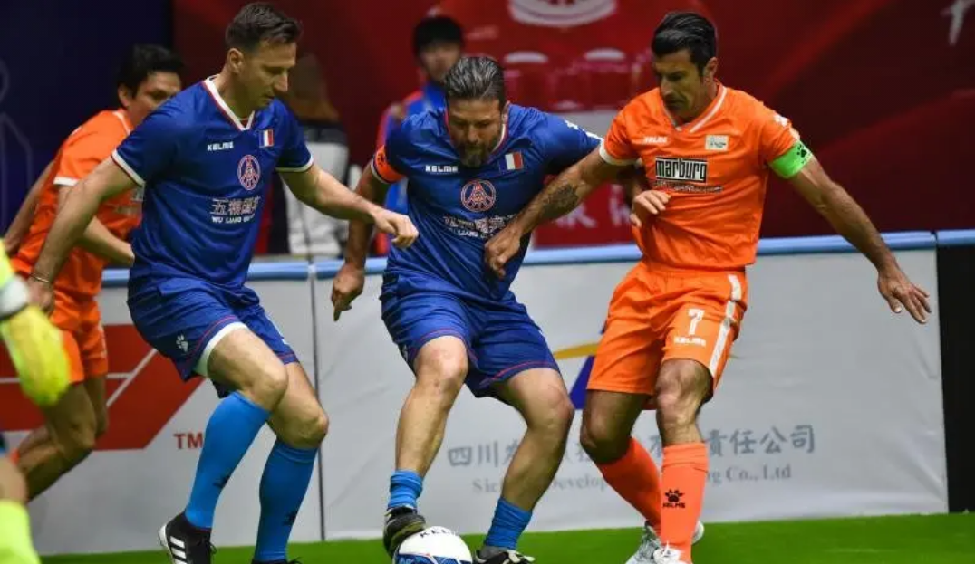 法国队完胜中国队，奥恰洛夫扛起全队