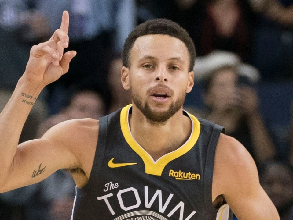 山西队完胜山东队，莫兰特惊艳四座