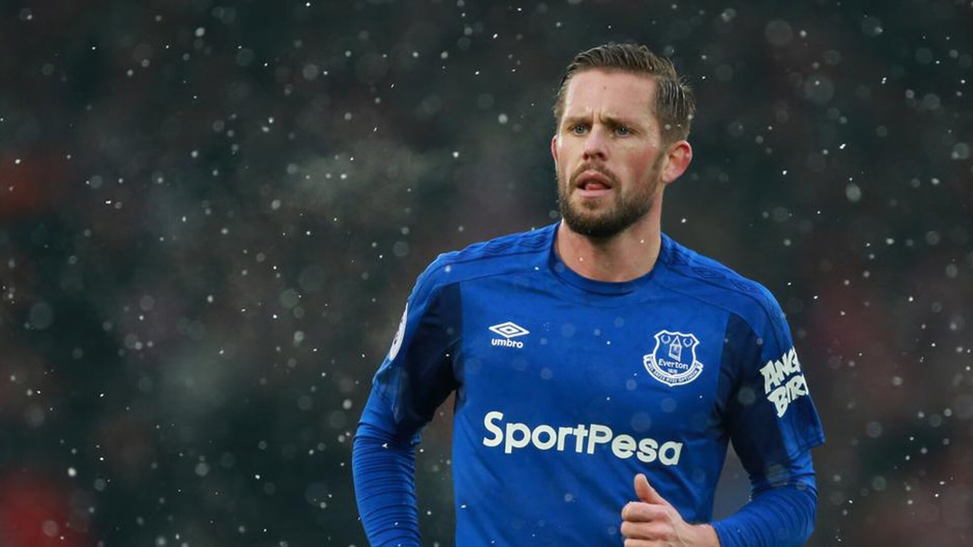 跨越时空的胜利，当新西兰掀翻阿尔及利亚的冷门，遇上莱万在东决的王者时刻