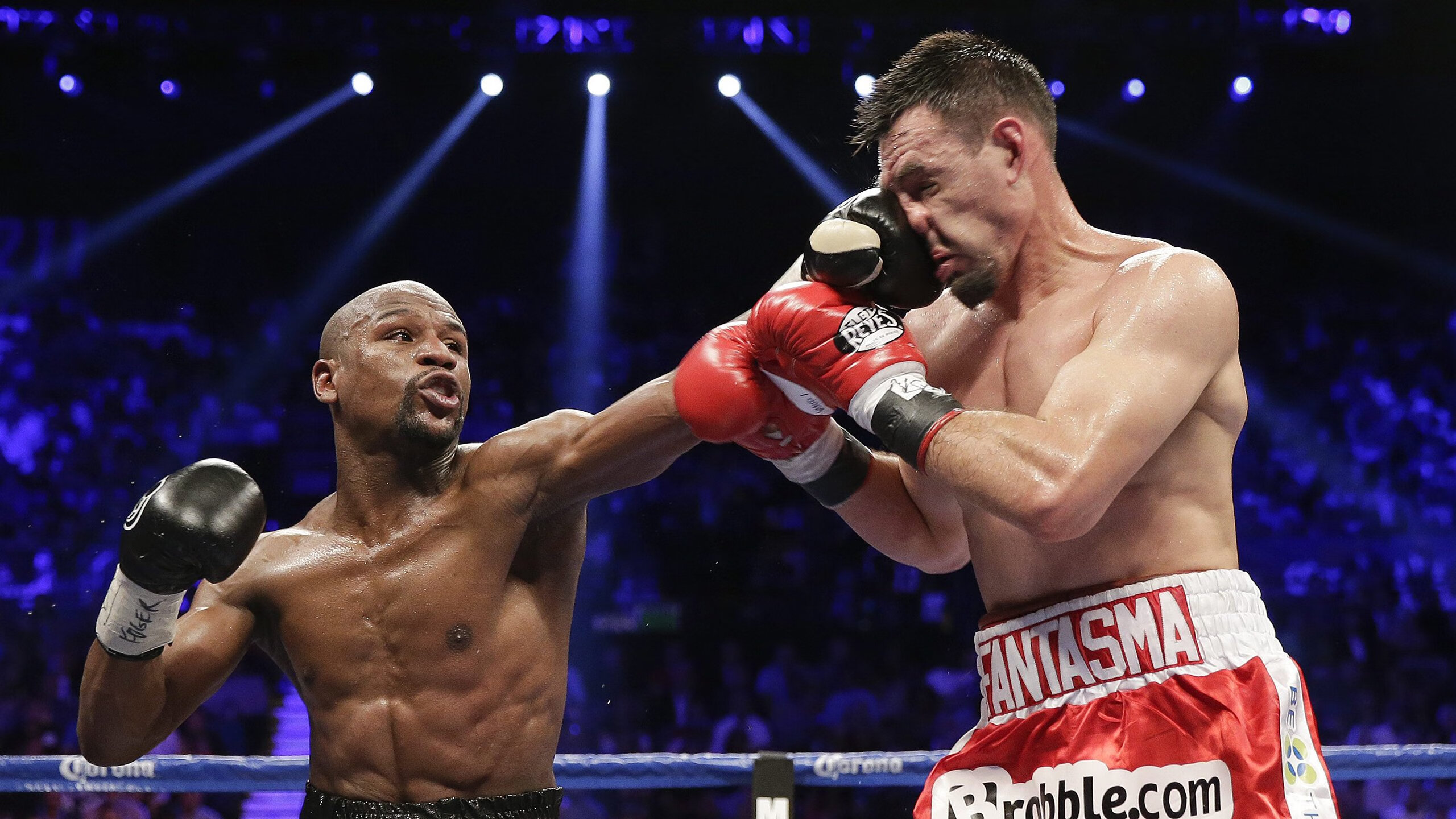 摩洛哥对阵奥地利，富安健洋的防守艺术，一场足球教科书的现场教学