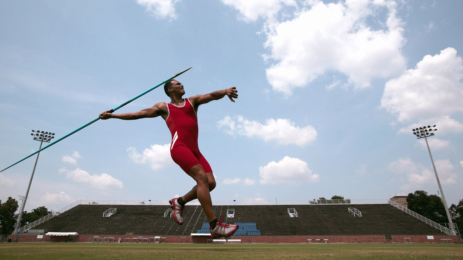 独行者的赞歌，当勇士的钢铁防线撞上詹姆斯的孤胆王座